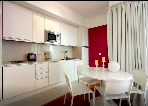 Your Home In Palacio Do Bairro Alto Лісабон Номер фото